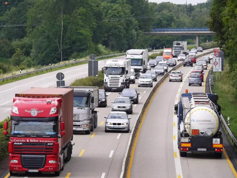 Najlepsze używane ciągniki siodłowe DAF - Co warto znać przed zakupem?